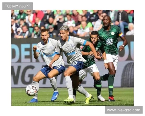 法兰克福半场2-0领先门兴，主场优势明显